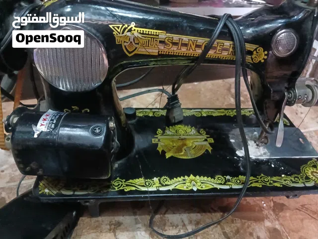 ماكنة خياطة كهرباء نوع سنجر singer للبيع بحالة ممتازة