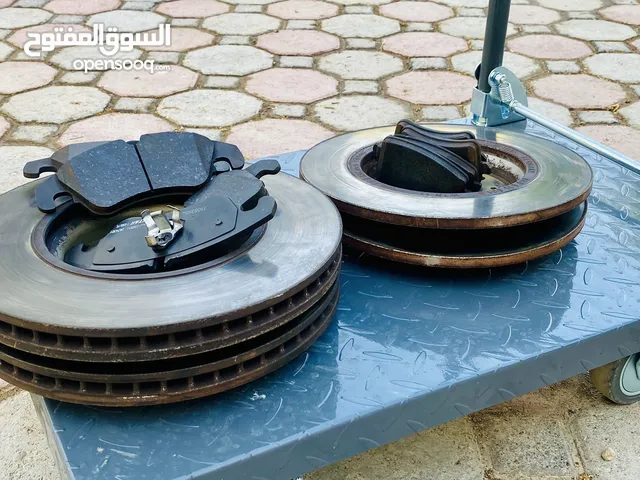للجادين فقط – قطع أصلية لأودي A4 بحالة ممتازة!