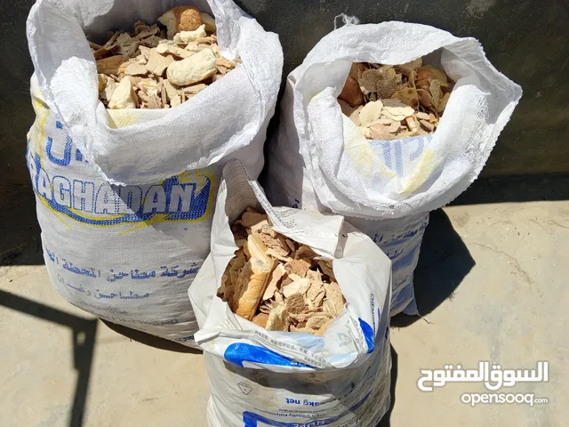 يتوفر لدينا خبز ناشف للمواشي بسعر طري