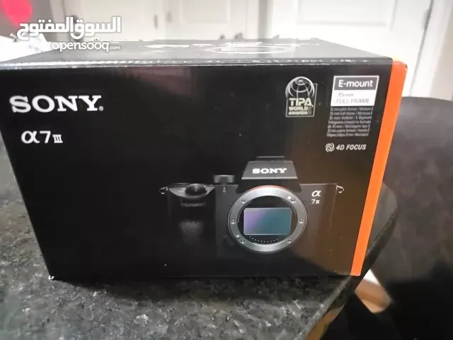 BRAND NEW Sony a7 III MIRRORLESS DIGITAL CAMERA BODY ONKY + ACCESSORIES + WARRANTY