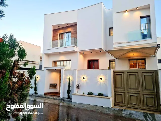 225 m2 More than 6 bedrooms Villa for Sale in Tripoli Tareeq Al-Mashtal