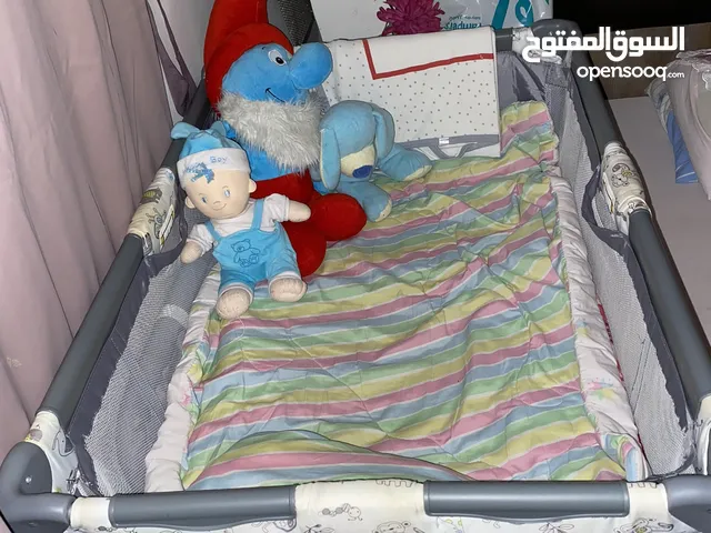 سرير اطفال  استعمال بسيط قابل للطى والسفر