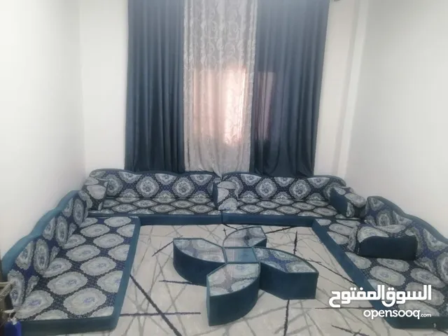 طقم فرشات شبه جديد للبيع بسعر مغري