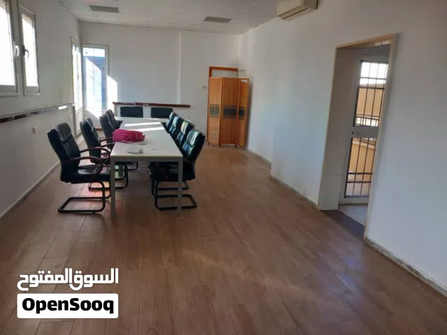 شقة مكتبية (مؤثثة) للإيجار (زناتة- قرب الفرناج)