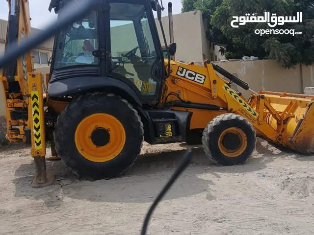 جي سي بي ممتاز بقمه النضافه ولايحتاج حتى برغي واحد بحاله الوكاله