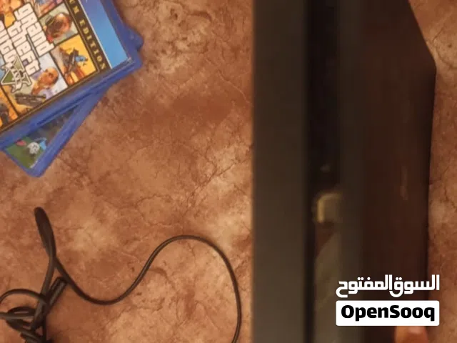 بلايستيشن 4 للبيع/الحالة نضيف وخالي من اي عيوب