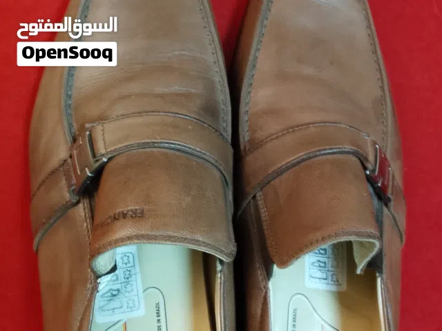 حذاء جلد طبيعي برازيلي نمرة 42 مع نعل جل مريح جدا