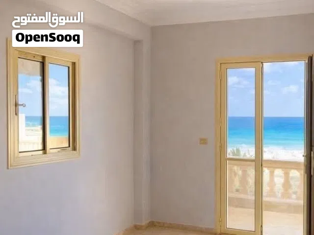 شقه بالساحل الشمالي بمقدم150الف قسط علي 5سنيين ليه تاجر كل سنه وانت في ايدك تبقي مالك عقار وتستثمر