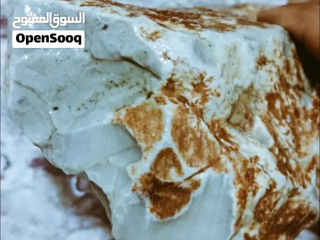 احجار العقيق العماني ذات الألوان الجميلة والنادرة لحق ماتلحق عليهم