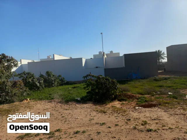 مقسم للبيع أخر قطعتين والباقي نباع  عين زازه أربعه شوارع عليوي على اليمين