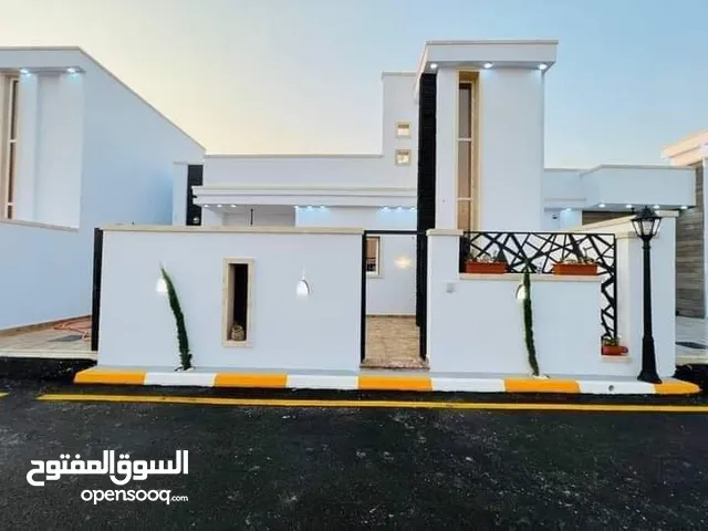 205m2 4 Bedrooms Townhouse for Sale in Tripoli Ain Zara