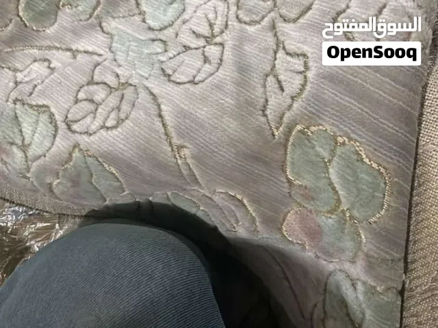 قماش سعر مترو 19 دينار بدي ابيع المتر ب 5 دنانير في 3الوان