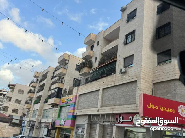 محل تجاري مشطب بموقع حيوي ومميز في رفيديا