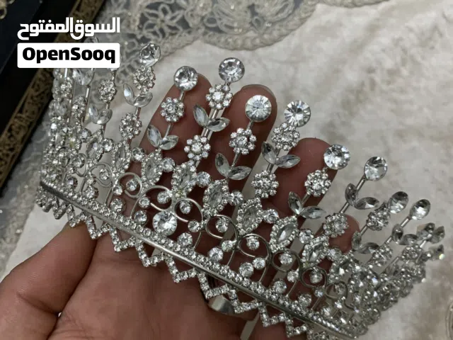 تاج عروسه استعمال مره واحده  نظيف ربي ايبارك  للإيجار او البيع