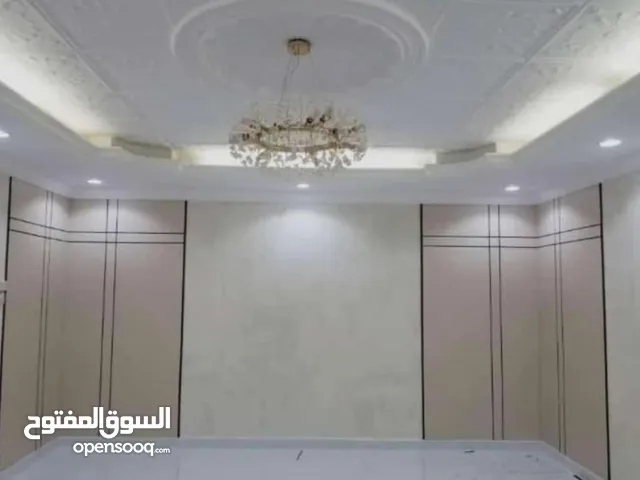 فني دهان ومحترف تركيب ديكورات