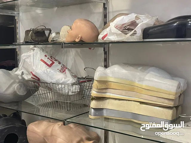 فاترينت وملكانات وستاندات ورفوف للبيع في نابلس