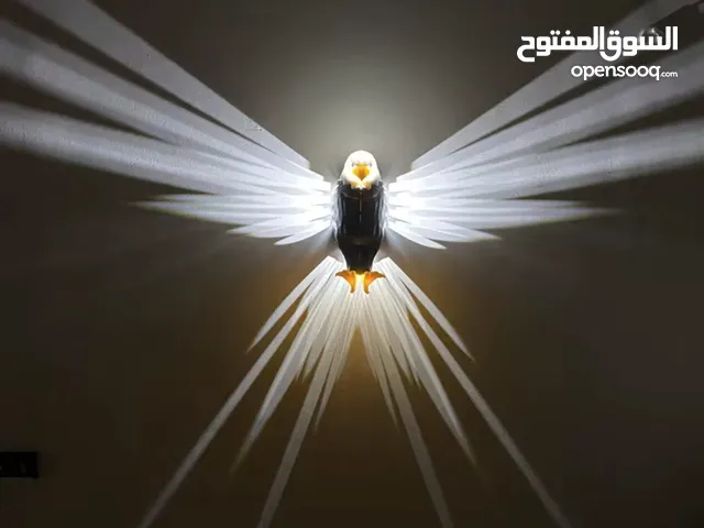 الصقر المضيء