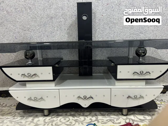 ميز شاشة لون ابيض