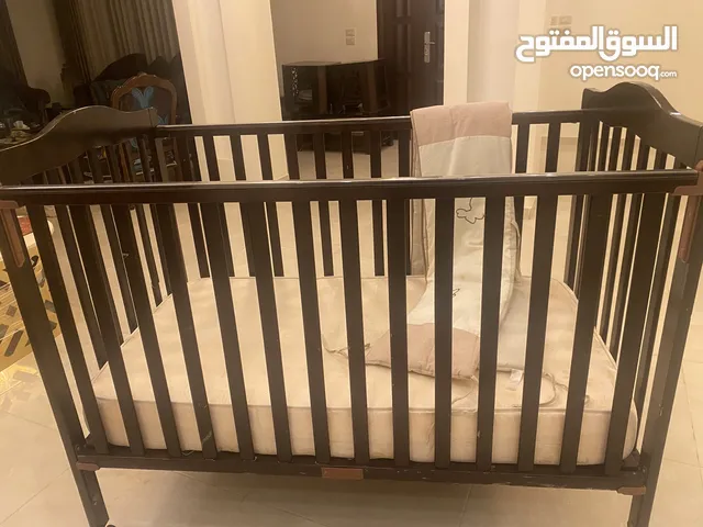 سرير اطفال