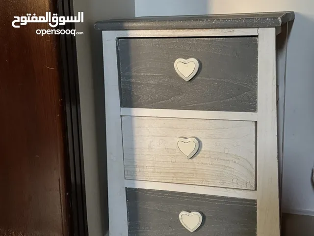 Small wood drawers طاولة مجرات صغيرة