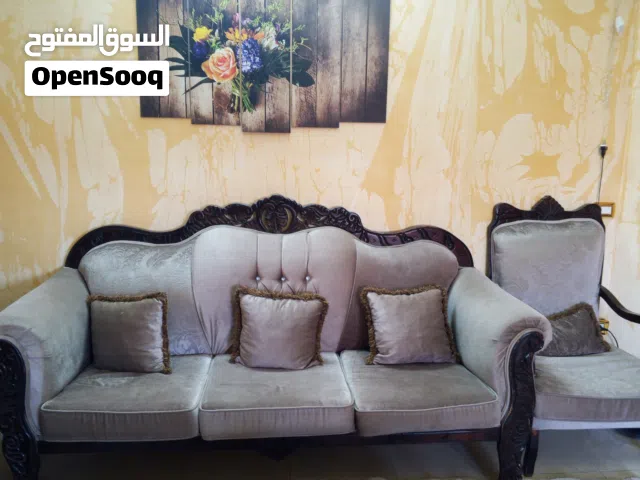 طقم كنب وطاولات