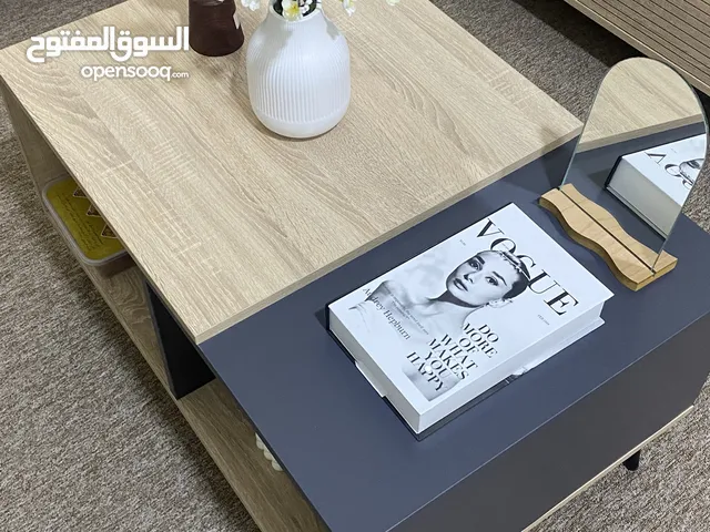 طبله وسطيه لونين مميزه ونضيفة ما صار سنه من اخذتها