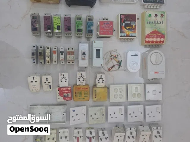 مستعمل وبيهم جديد كل شي وسعره