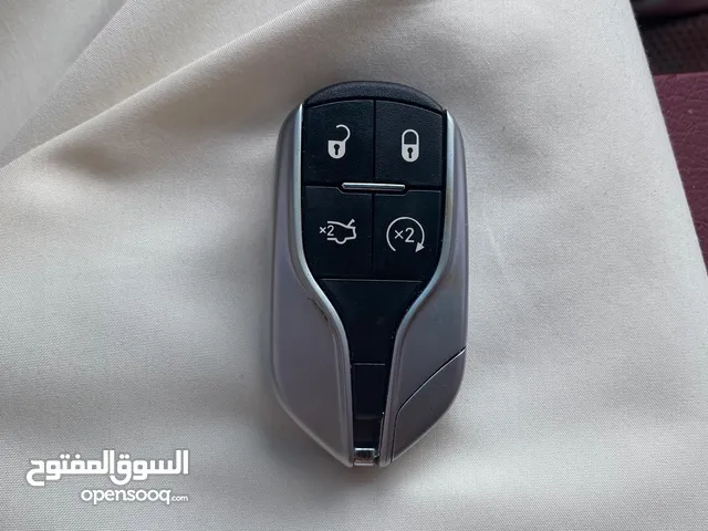 للبيع مفتاح مازيراتي اصلي نظيف حيل 220
