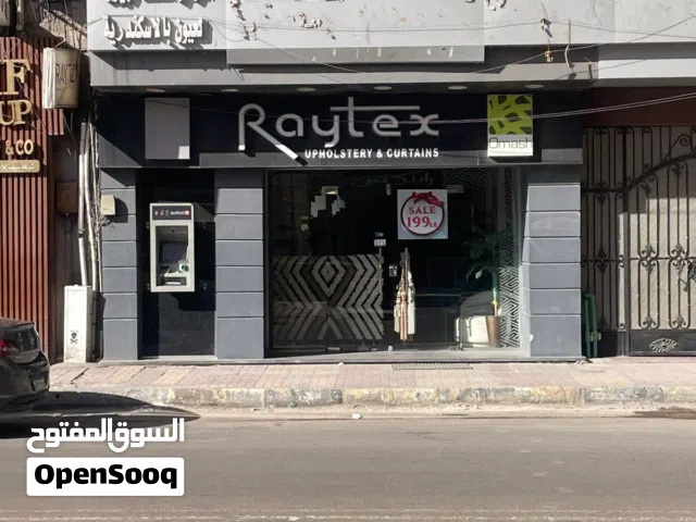 محل كبير للايجار على شارع رئيسي مباشرة امام مول كيروسيز