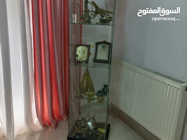 خزانة عرض زجاجية من ايكيا