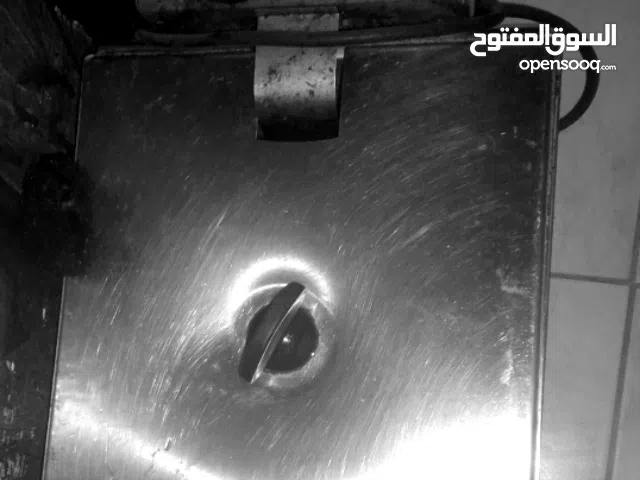 سلام عليكم ورحمه الله وبركاته قلايه. بطاطا للبيع أمورها تمام.  نضيفه. سعر ساوم.