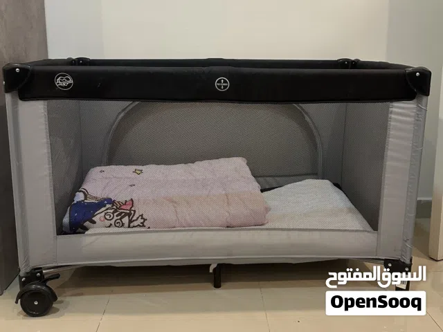 سرير اطفال كبير   ماركة هوم سنتر