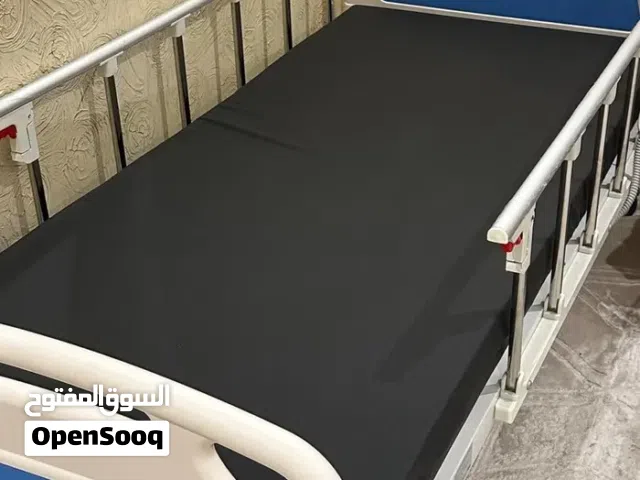 سرير طبي مستعمل
