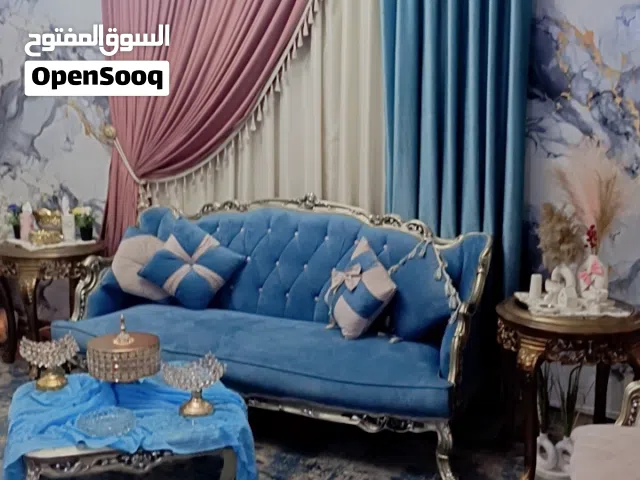 طقم كنب تسع مقاعد مصري نيو كلاسيك بحال الوكاله مع طاوله وسط سعر 320 دينار