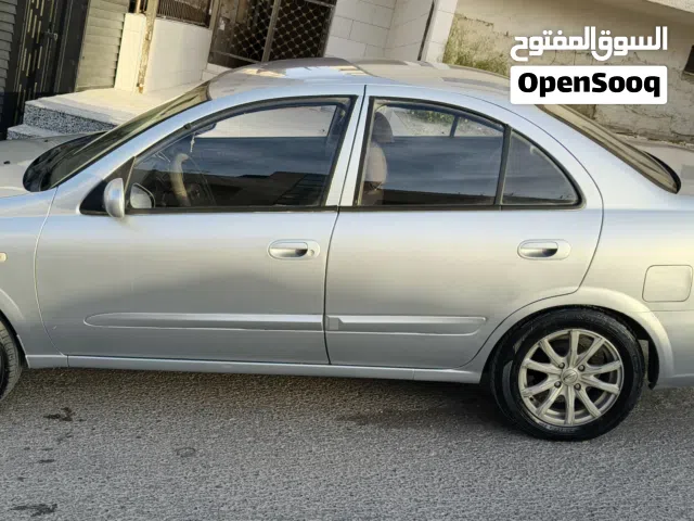 2013 نيسان صني Standard
