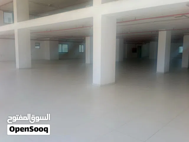 محلات للايجار بمساحات واسعه تصلح لكافة الانشطه التجاريه \44083