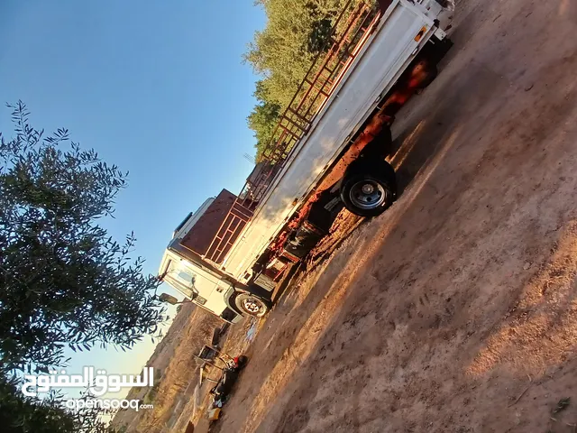 كنتر ريكاردو لنقل البضائع والاتات داخل وخارج طرابلس وكامل الجبل الغربي .. مصراته الخمس . ......