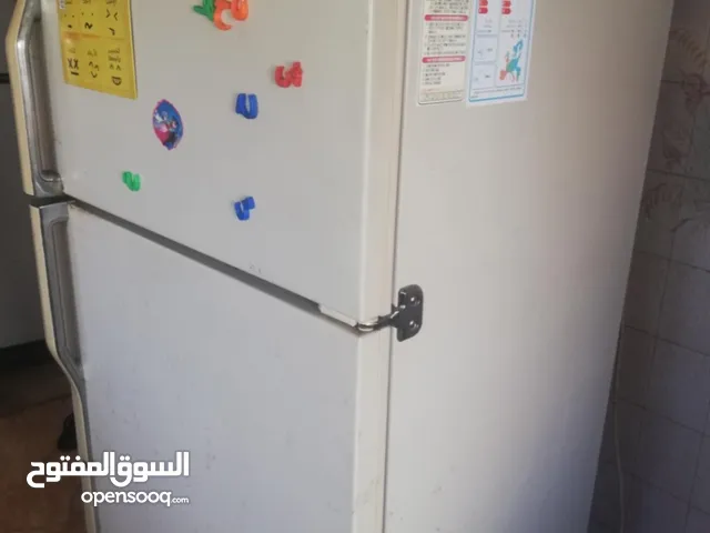 ثلاجه كبيره للبيع