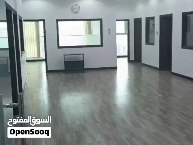 مكتب مساحه 254متر للإيجار بالفحيحيل يصلح لكافة الأنشطة التجاريه