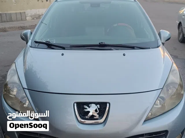 2012 بيجو 207 Standard