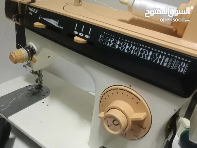ماكينة خياطة مستعمل بحال الجديد استعمال شخصي خفيف جدا