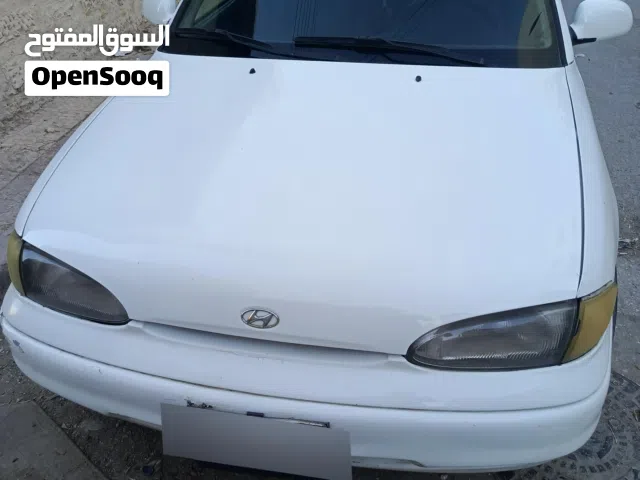 1996 هيونداي اكسنت Standard