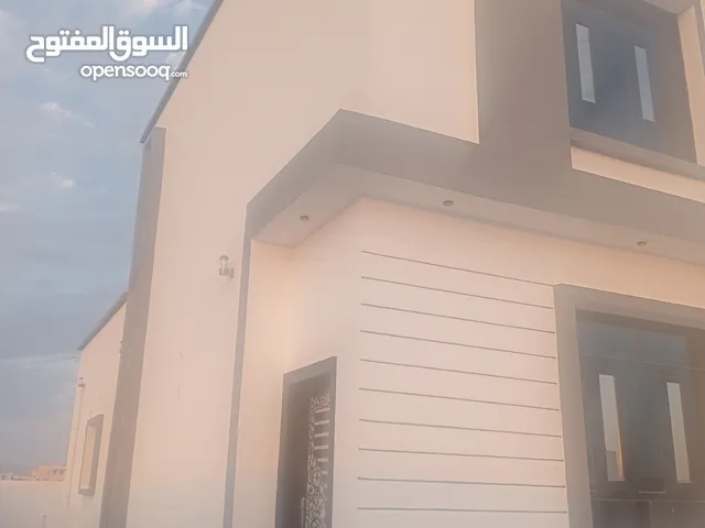 328m2 4 Bedrooms Villa for Sale in Al Dhahirah Ibri