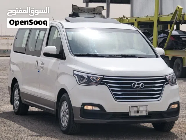 2021 هيونداي H1 Standard