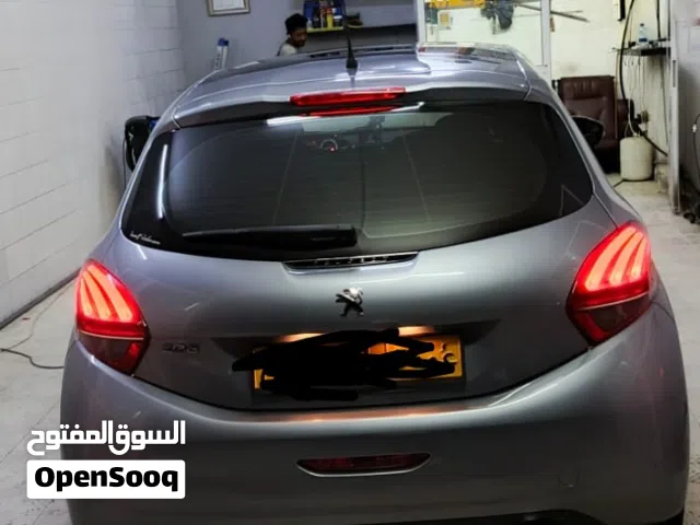 2020 بيجو 208 Active