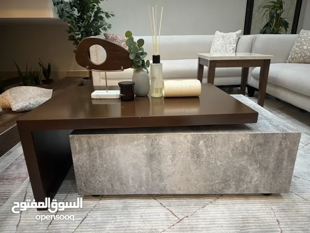 طاوله لغرفه الجلوس