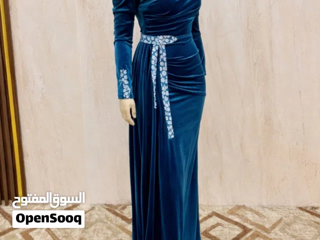 فستان مخمل خفيف