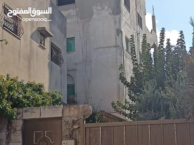 عماره مميزه في حي مميز بسعر جيد مناسب للاستثمارمدخل مستقل قوشان مفروز اربع طوابق كل طابق مسطح 155متر