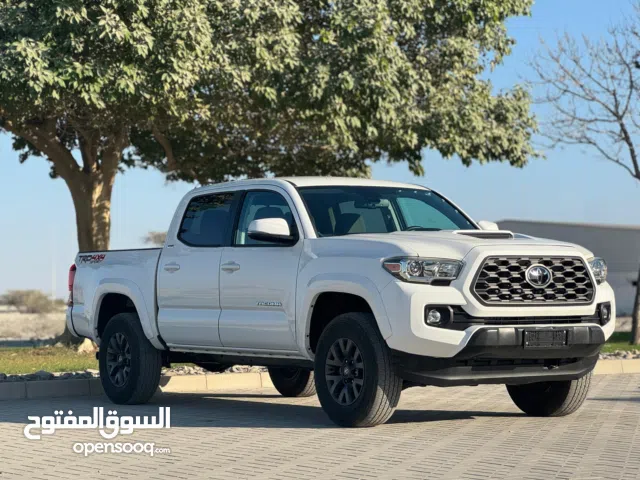 تويوتا تاكوما SR5 2023 بيك اب وارد نظيف بحالة ممتازة مع تقنيات متقدمة للبيع فقط مع التأمين والتسجيل