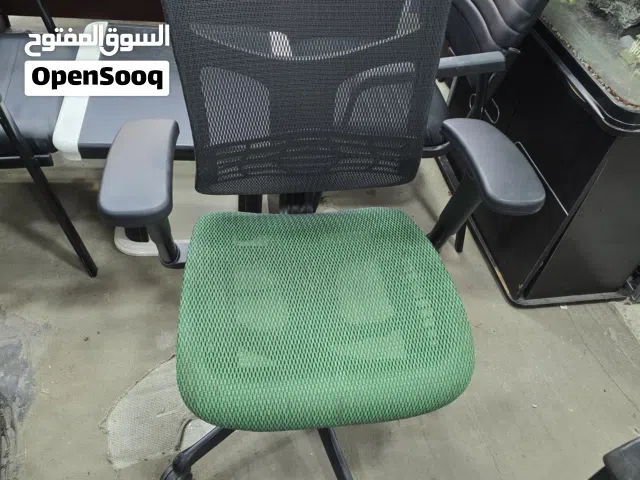 كراسي مكتبيه ممتازه وكوليتي ممتاز والله كل ما يساعدك على الراحه فيها